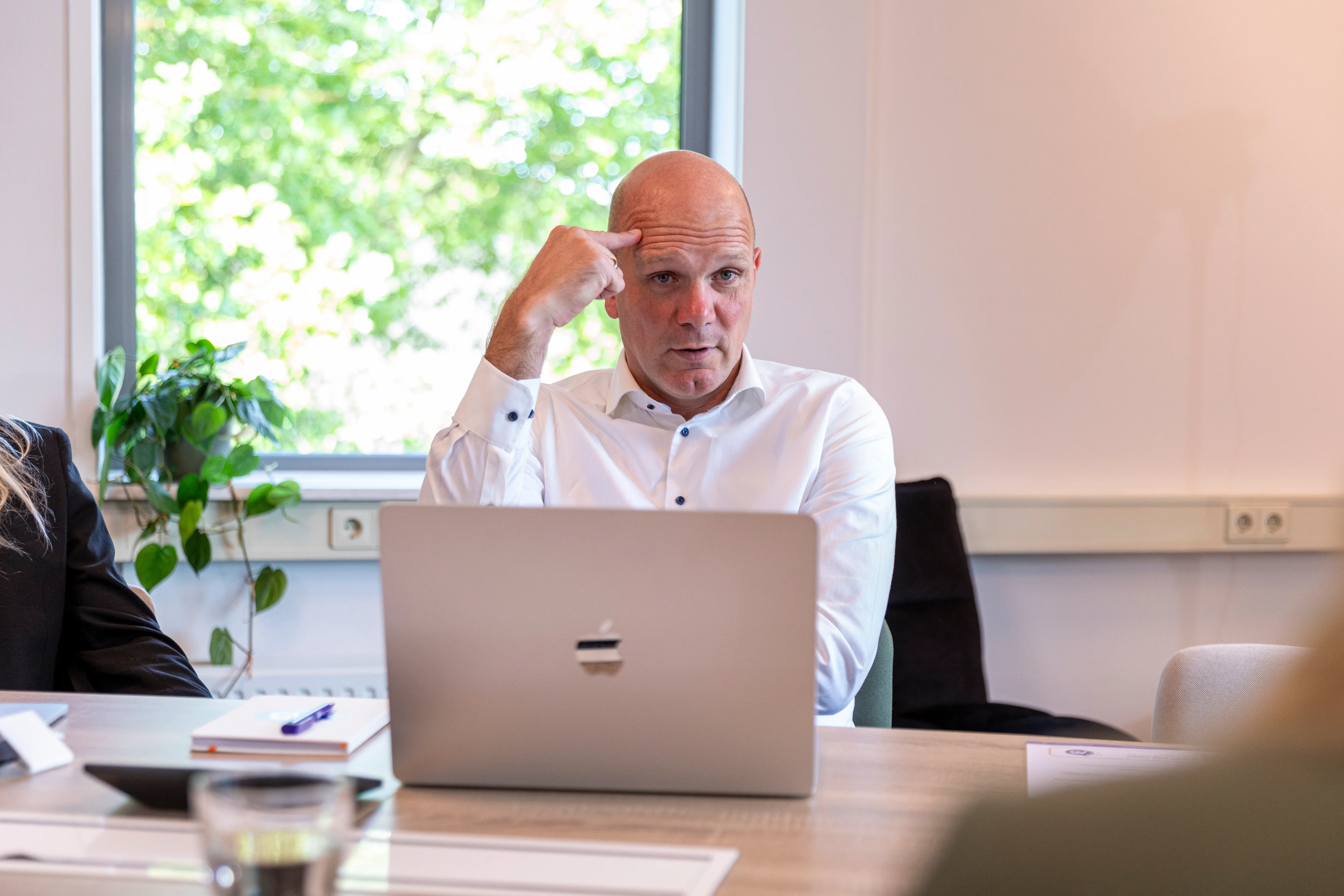 Dennis denkt dat technische SEO uitbesteden logisch is
