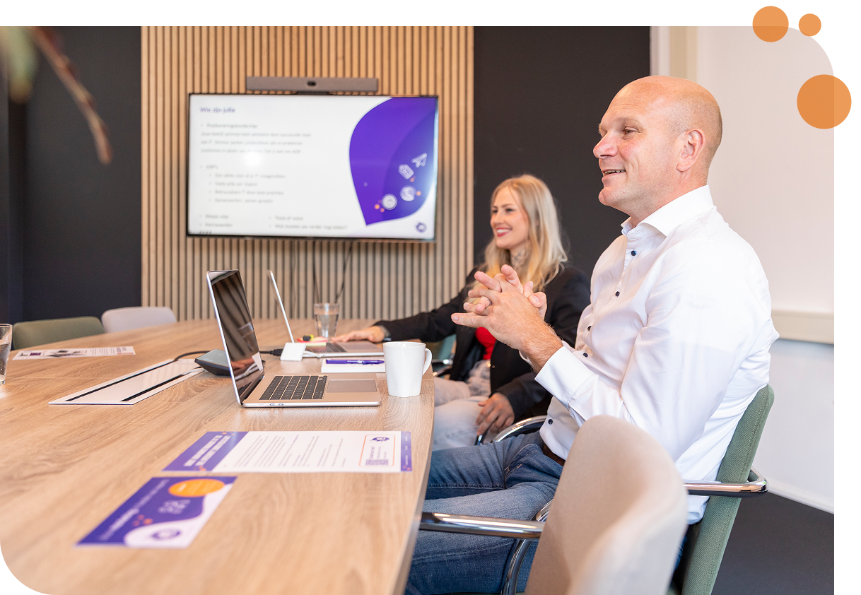 Gesprek met een klant over adverteren in ChatGPT