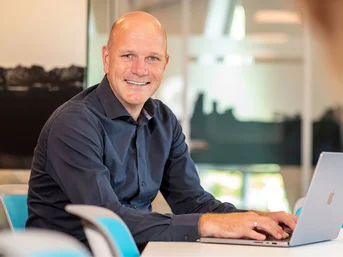 Dennis vertelt je graag meer over GEO uitbesteden