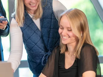 Anouk en Vera vinden GEO uitbesteden leuk